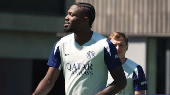 Sabato di allenamento per i ragazzi di Chivu: Thuram saluta i connazionali nel siparietto social dell'Inter