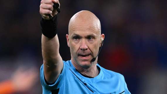 Bodycam indossate dagli arbitri: test superato al Mondiale per Club, l'IFAB dà il via libera per tutte le competizioni