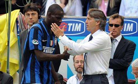 Mancini: "Balotelli? Perde tempo. Al suo esordio..."