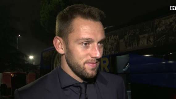 De Vrij in mixed zone: "Dobbiamo stare più in alto possibile. Partite ogni tre giorni? Bello giocare a questi ritmi"