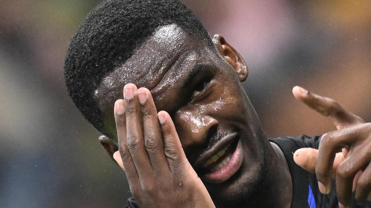 Sky - Verso Napoli-Inter, Chivu con la migliore formazione possibile: Bonny rimpiazzerà Thuram
