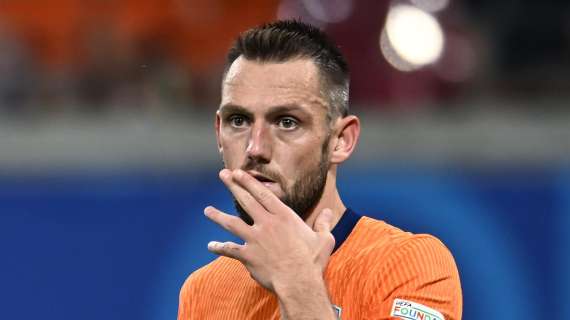 TS - Difesa, mercato dinamico e in evoluzione: De Vrij ambito da Psv e Al Ittihad. Hermoso il preferito a sinistra