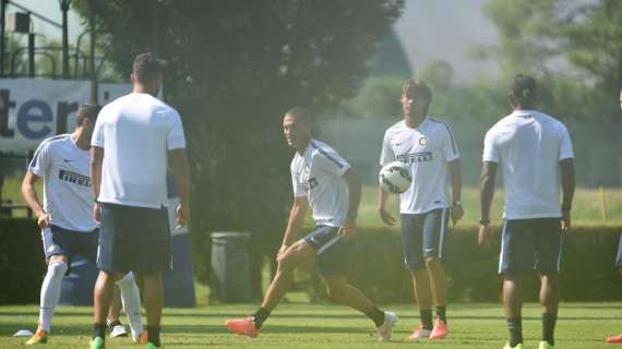 FOTO - 'Torello' per i nerazzurri: Vidic al centro