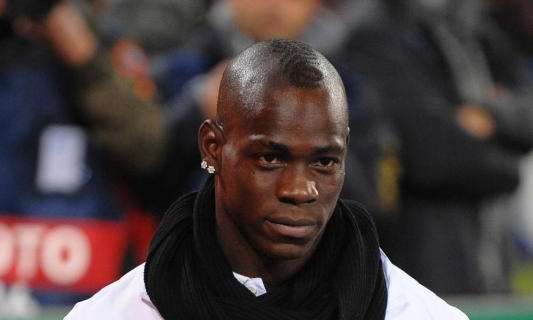 Balotelli resta fuori a Madrid. Colpa delle sigarette?