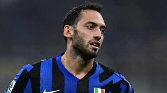 FcIN - Calhanoglu stop: impossibile stabilire una data precisa del rientro. Lo staff medico non correrà rischi