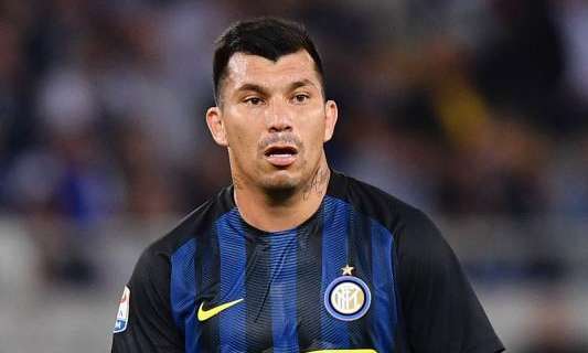 Inter, Medel è tornato a Milano e da oggi riprenderà ad allenarsi