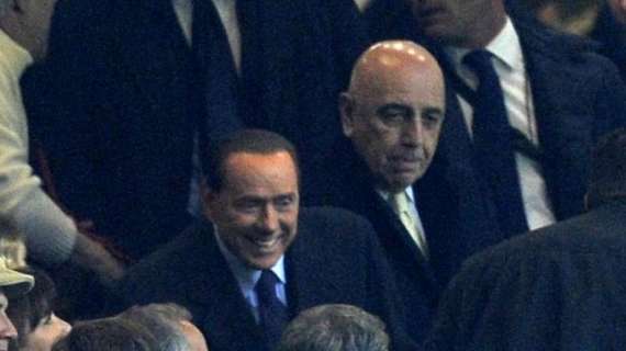 Berlusconi a Galliani: "Perché quella foto se..."