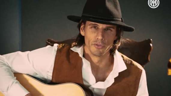 VIDEO - Sommer diventa un cowboy per il video di presentazione: "Cantate con me"