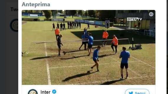 VIDEO - Partitella di calcio-tennis per i nove nerazzurri rimasti al Centro Sportivo Suning