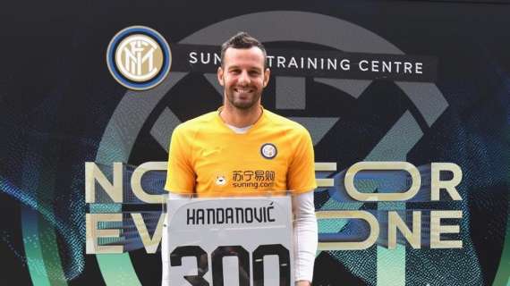 L'Inter omaggia capitan Handanovic: 300 presenze in nerazzurro