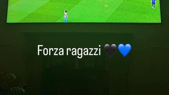 Man. City-Inter, Dimarco veste i panni del tifoso davanti alla tv: "Forza ragazzi"