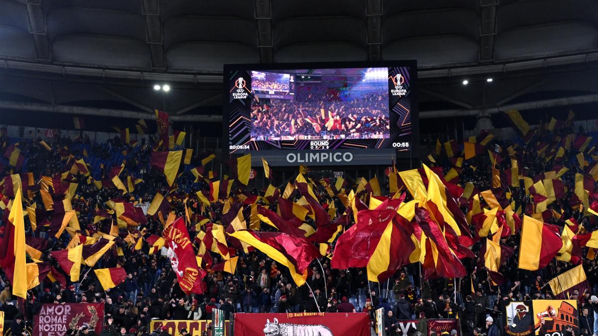 GdS - Olimpico sold-out per Roma-Inter: gioco di luci prima del match, prevista una coreografia importante 