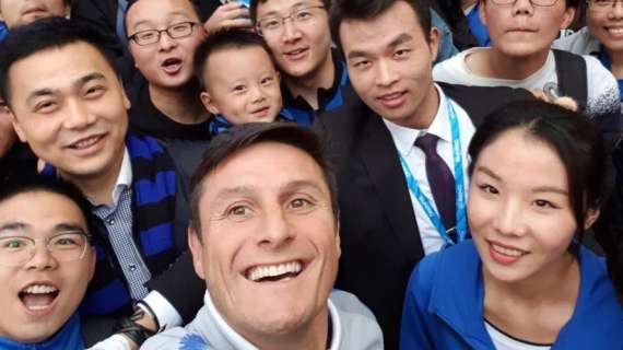 Zanetti, incontro con i tifosi al Shangmao Flagship Store di Nanchino