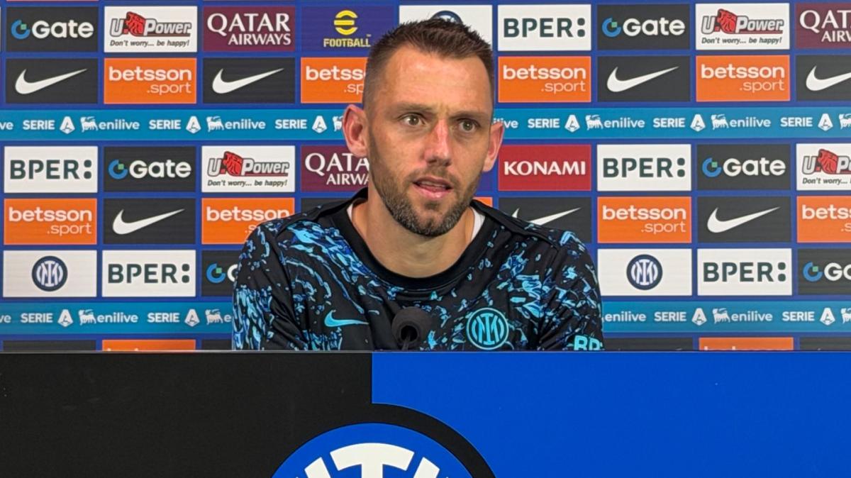 De Vrij in conferenza: "Dopo l'anno scorso ci siamo rialzati con ancora più voglia di vincere"