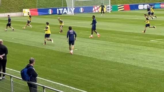VIDEO - Azzurri subito in campo: partitella per le riserve. Darmian terzino sinistro