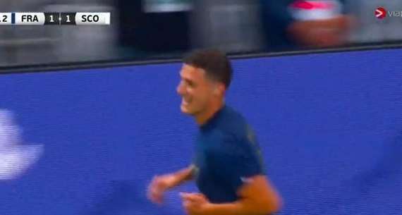 VIDEO - Francia-Scozia, Pavard e il vizio del gol: doppietta da urlo in 9 minuti