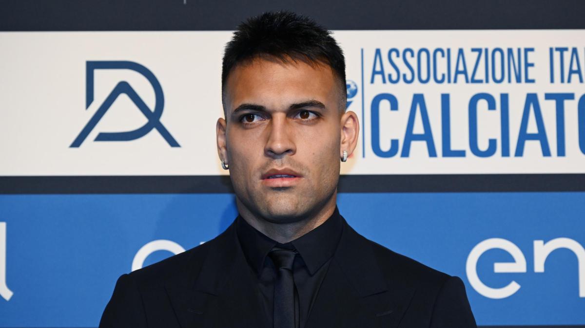 Gran Galà del Calcio, Lautaro dal palco: "Arrivare all'Inter mi ha cambiato la vita. L'obiettivo è portarla il più in alto possibile"