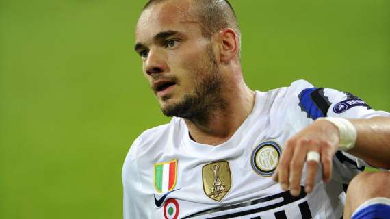 Sky: "Volto un po' deluso per Sneijder in panchina"