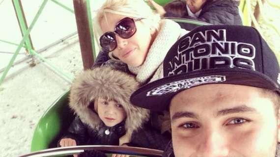 FOTO - Relax per Icardi: eccolo al safari con Wanda