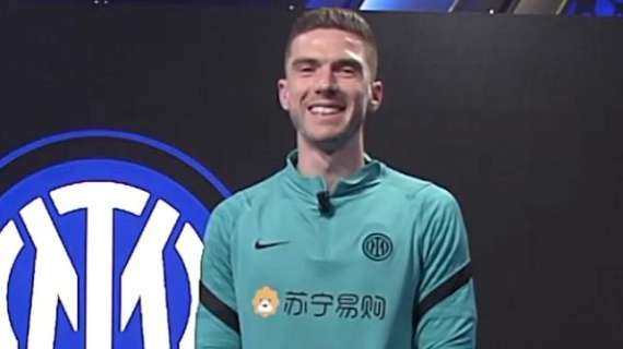 Gosens scherza: "Reazione al mio trasferimento all'Inter? Bere una bella birra"