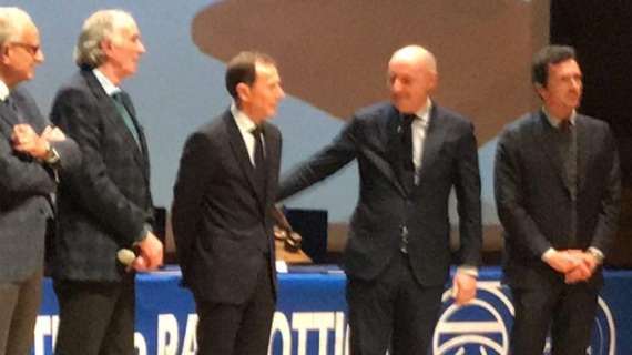 FOTO - 'Premio Brera', riconoscimento per Inter, Athletic Bilbao, Real Madrid e Barça: sul palco anche Marotta