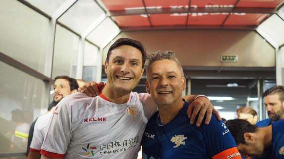 Zanetti posa con Baggio: "Un piacere ritrovare tanti amici in campo e fuori!"