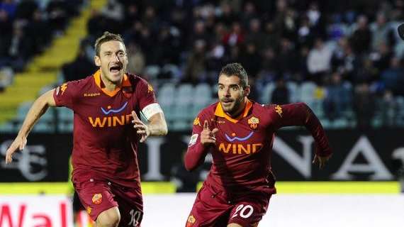 Totti show all'Olimpico: 4-2 per la Roma e Fiorentina ko