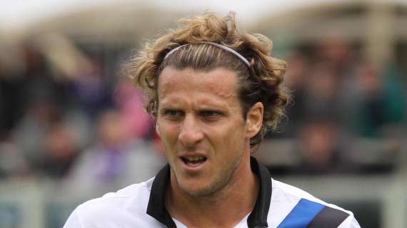 VIDEO - Forlan olímpico: firma il gol dalla bandierina!