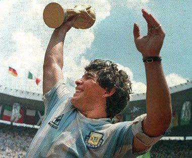Morte Maradona, Pelé: "Che notizia triste. Un giorno spero di giocare insieme a te in cielo"