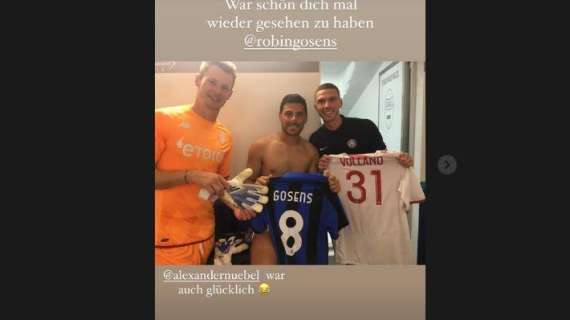 Monaco, Volland scambia la maglia con Gosens: "È stato bello rivederti". Poi prende in giro il suo portiere Nuebel