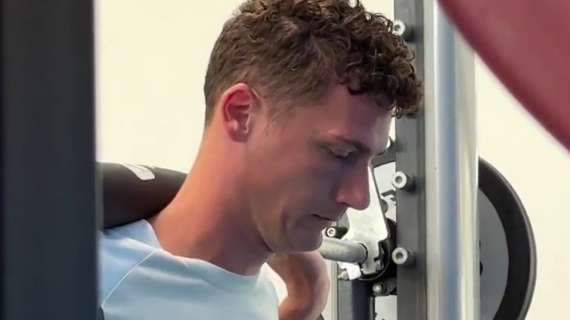 L'Equipe - Pavard, il Galatasaray pronto all'assalto. E attenzione: in Turchia il mercato finisce dopo