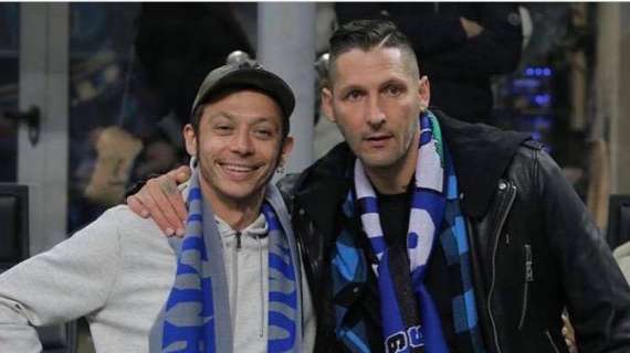 Materazzi esulta con Valentino Rossi: "Tifo da Champions"