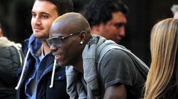 VIDEO - Balotelli cacciato anche da locale hard