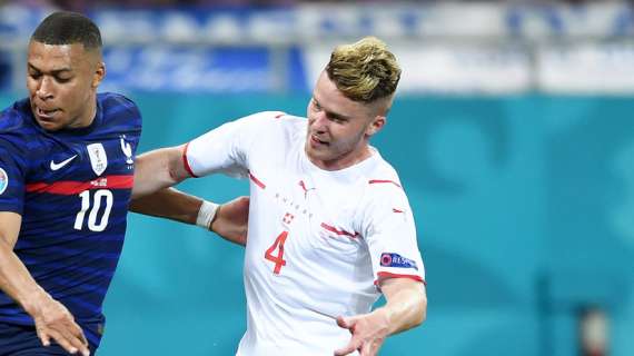 Elvedi, dieci anni di Gladbach: "Problemi sul rinnovo? Non volevano perdermi a zero come Thuram"