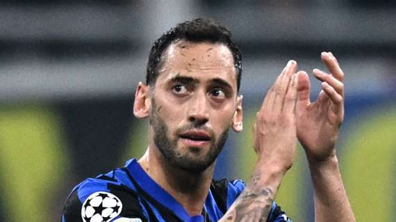 L'ex Galatasaray Çolak sarcastico: "Qualcuno ha visto Calhanoglu in campo col Galles?"