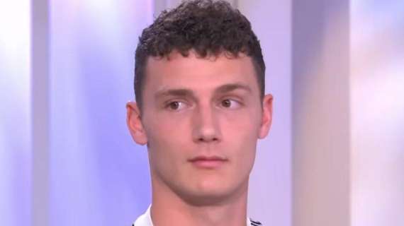 L'invito di Pavard per Natale: "Prendiamoci un momento per abbracciare la magia dell'infanzia"