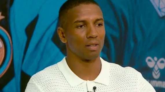 Young: "Contento di avere scelto l'Inter. Allo United avrei fatto panchina, Conte voleva giocassi per lui"