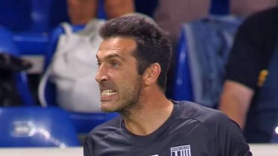 UFFICIALE - Buffon dà l'addio al calcio: "Ho dato tutto, ventotto anni risultato incredibile"