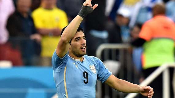 Il pistolero sconfigge l'Inghilterra: l'Uruguay vince 2-1