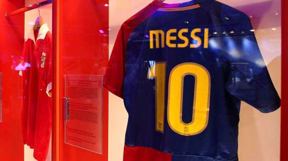 La maglia di Messi all'Inter? Fuori a S. Siro c'è già!