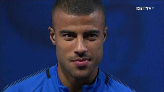 Rafinha cuore d'oro: regala gli scarpini a piccolo tifoso