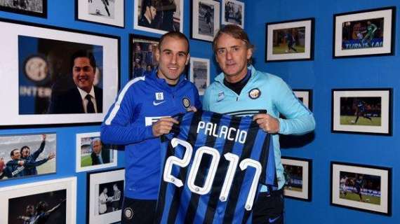 Palacio: "Felice di restare un altro anno all'Inter. Vorrei giocare di più ma conta essere primi in classifica"