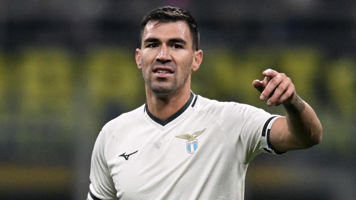 Romagnoli va all'Al Sadd, anzi no. La Lazio: "Rimarrà biancoceleste, non è mai stato inserito sul mercato"