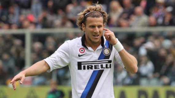 L'ag. di Forlan: "Non vuole partire. Offerte? La verità..."