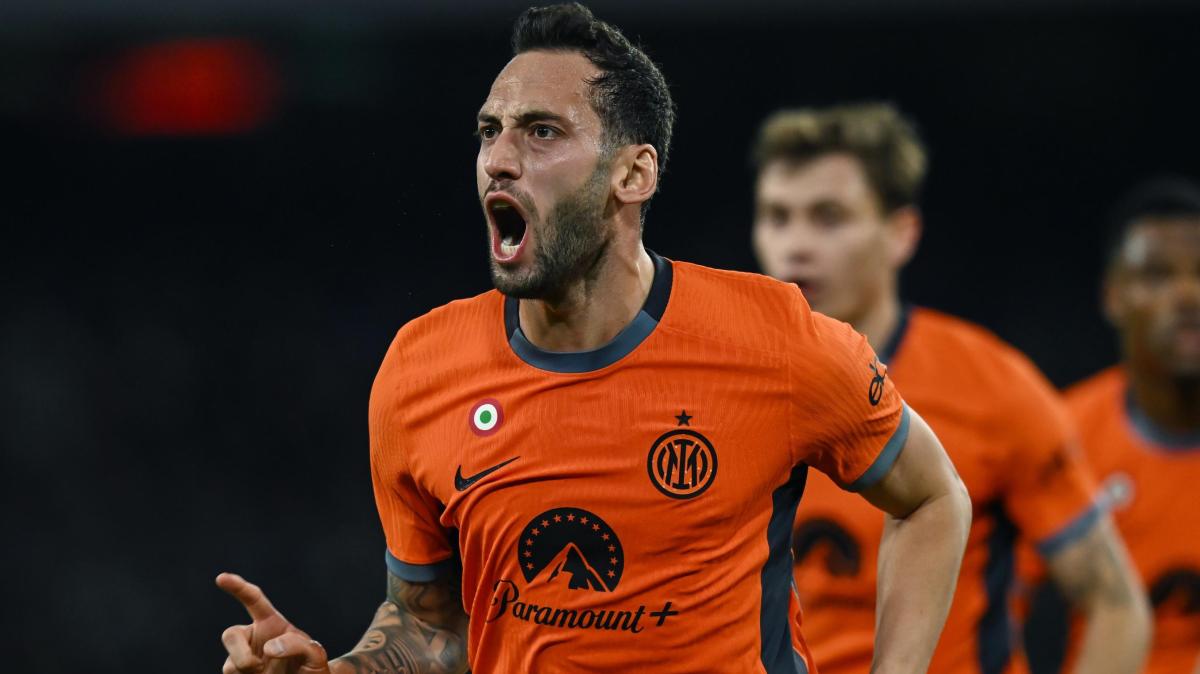 Calhanoglu a segno tre volte contro il Napoli (sempre con l'Inter): nessuna squadra ha subito più gol dal turco 