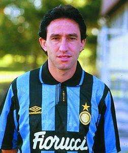 Orlando oggi 53enne, gli auguri dell'Inter