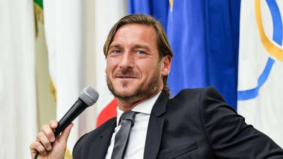 Totti svela: "Giocare con Ronaldo il Fenomeno un mio sogno. Tra Barça e Inter è stato devastante"