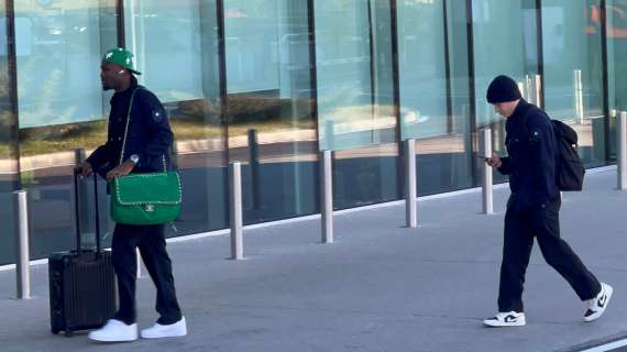 VIDEO - Missione Riad per l'Inter: l'arrivo del gruppo nerazzurro a Malpensa. Spicca il look di Frattesi