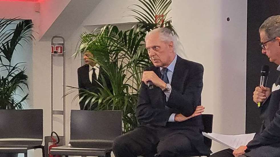 Tronchetti Provera: "Euroderby, primo tempo da manuale: bravi tutti". Poi la battuta sullo sponsor di maglia