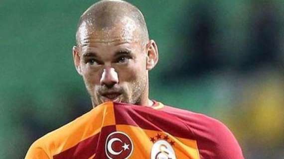 UFFICIALE - Sneijder è del Nizza, accordo raggiunto